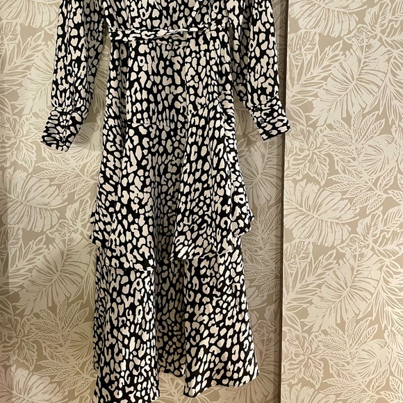 Calvin Klein | Black & White Leopard Print MIDI Wrap Dress - Picture 4 of 6